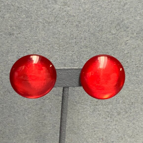 Moonstone Clip On Earrings As Is Red Round Translucent Retro Vintage Classic Mod - Picture 1 of 6